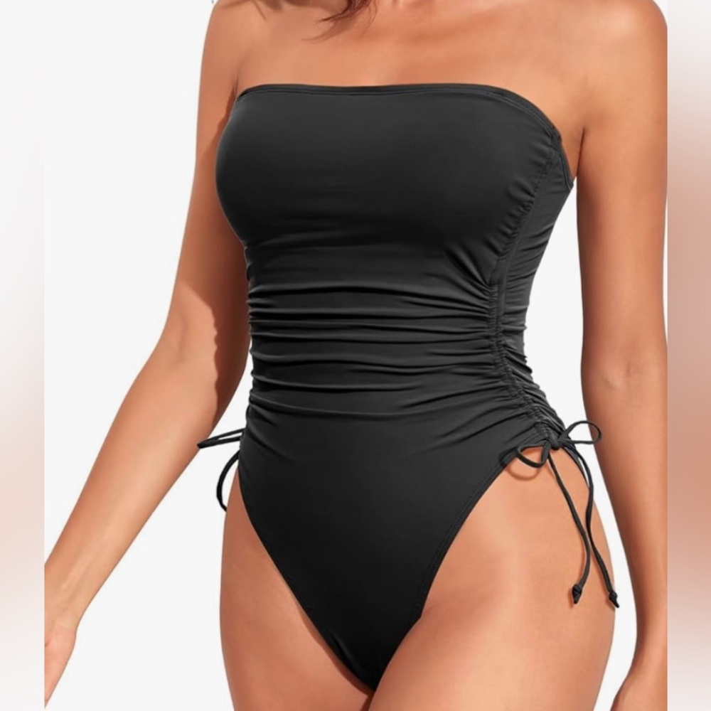 BNWOT- Yonique women’s one piece bathing
